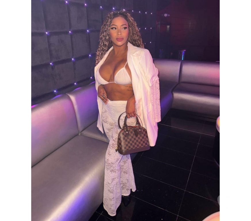 Escorts West Midlands Birmingham - Photos for Mia naughty🔥 😈party Now 🎉HIGHCLASS