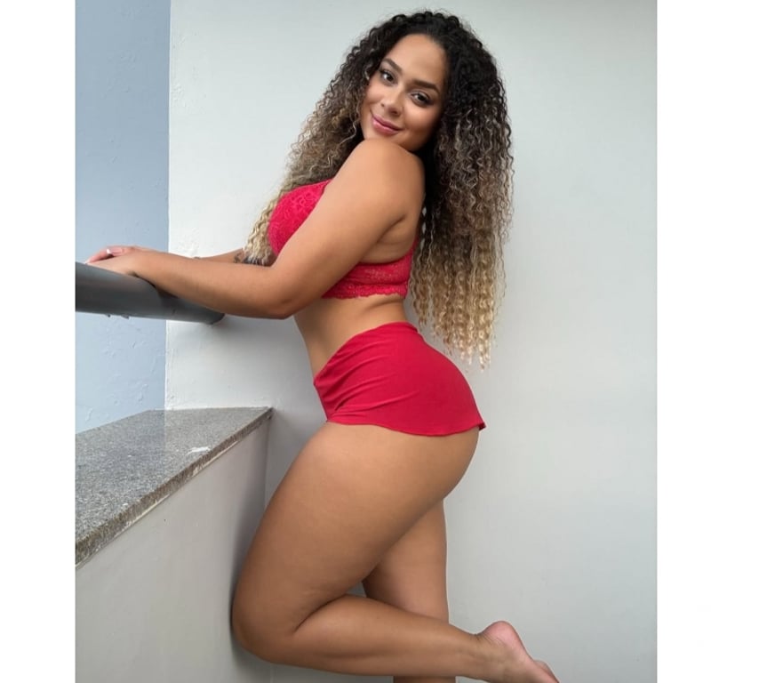 Escorts West London Paddington - West London - Photos for Julia Charm and Unforgettable Moments