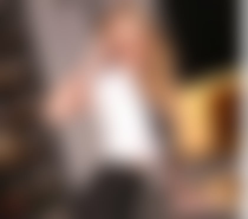 Escorts West Sussex Crawley - Photos for Gorgeous Sam for gentleman pleasure and satisfaction!