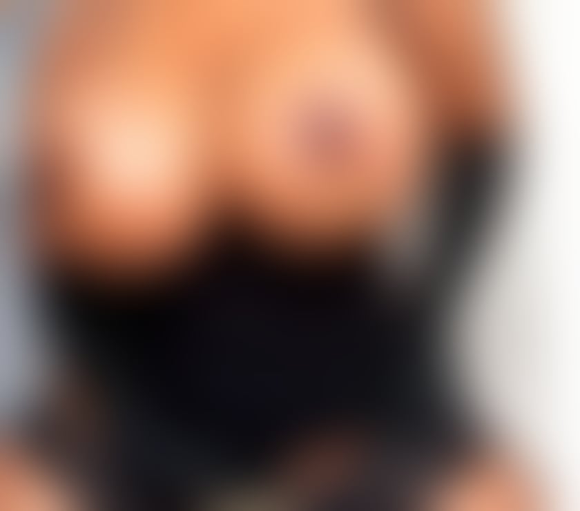 Escorts South East London Bromley - Photos for HOT LATINA IN TOWN BIG 🍑😋NO RUSH🍭😋