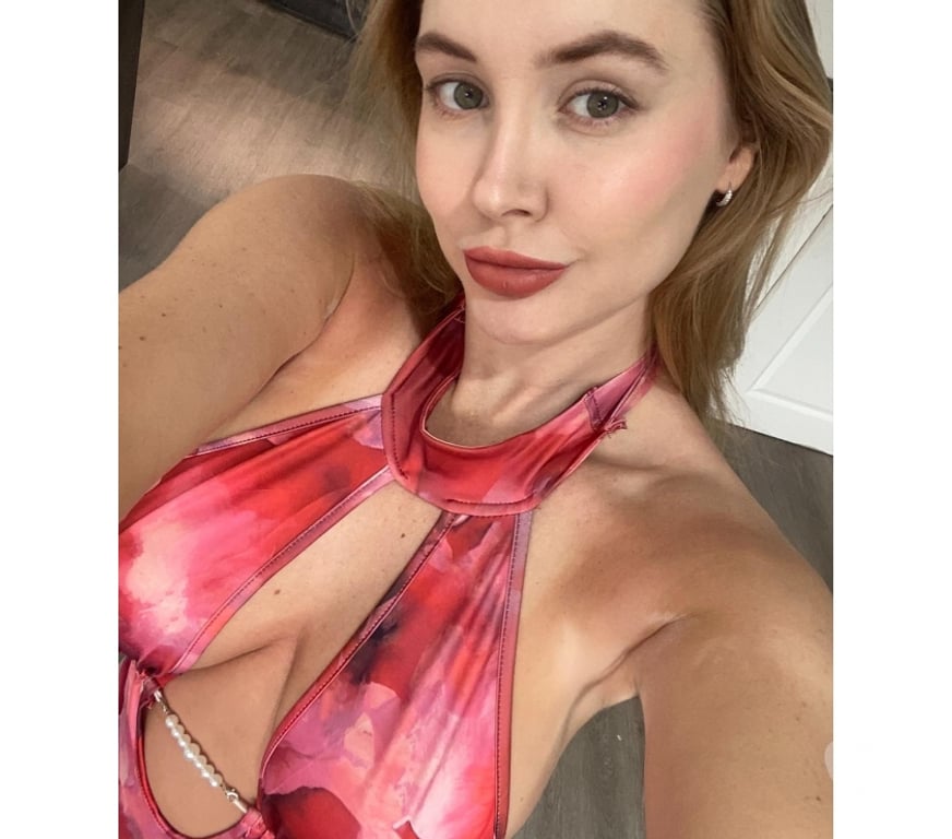 Escorts Peterborough Peterborough City Centre - Peterborough - Photos for Laura Privat • Safe & Clean 🌹⚪️