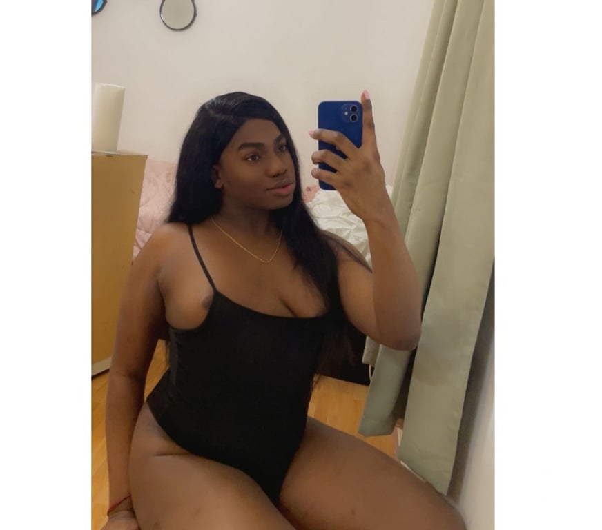 Trans Escorts West Midlands Birmingham - Photos for Sharlotte party girl 🏳️‍⚧️🇨🇴