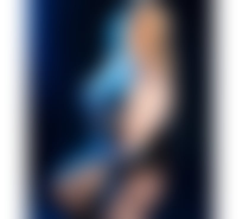 Mia naughty British blonde 😋😋