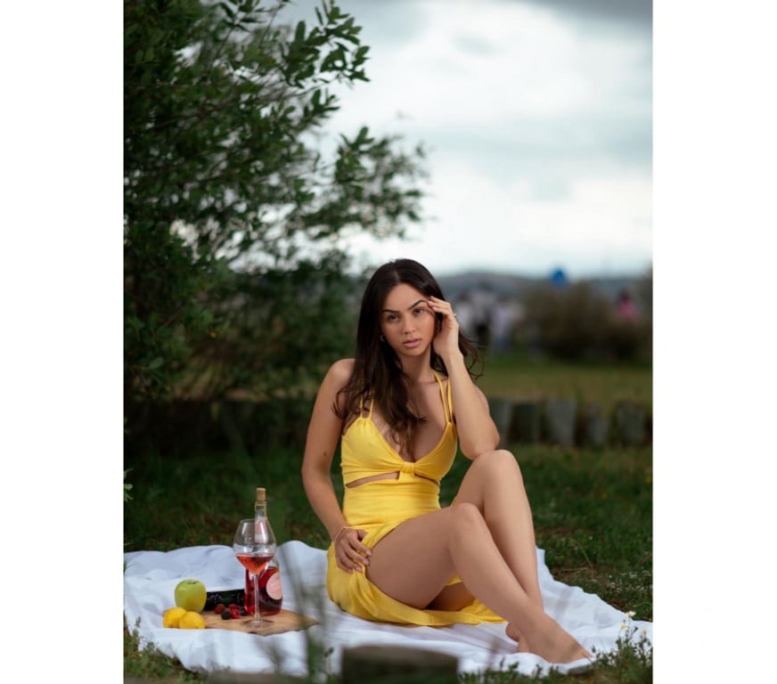 Escorts South East London Borough - South East London - Photos for Brazilian beauty, masseuse, and very hot.
