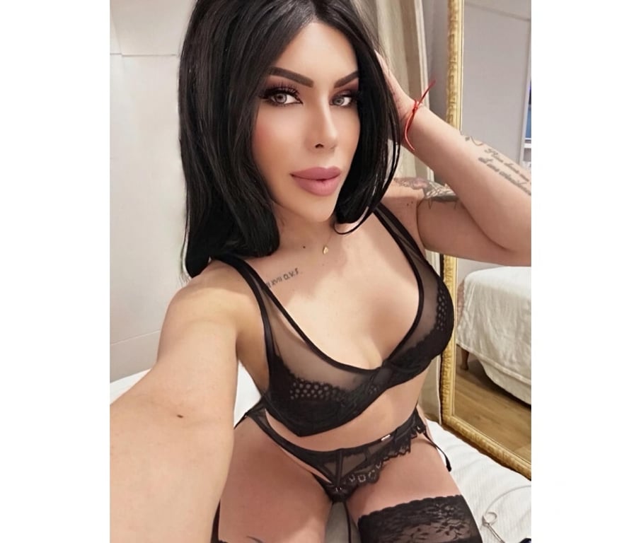 Trans Escorts Buckinghamshire Milton Keynes - Photos for Michelle, spectacular and an expert with beginners