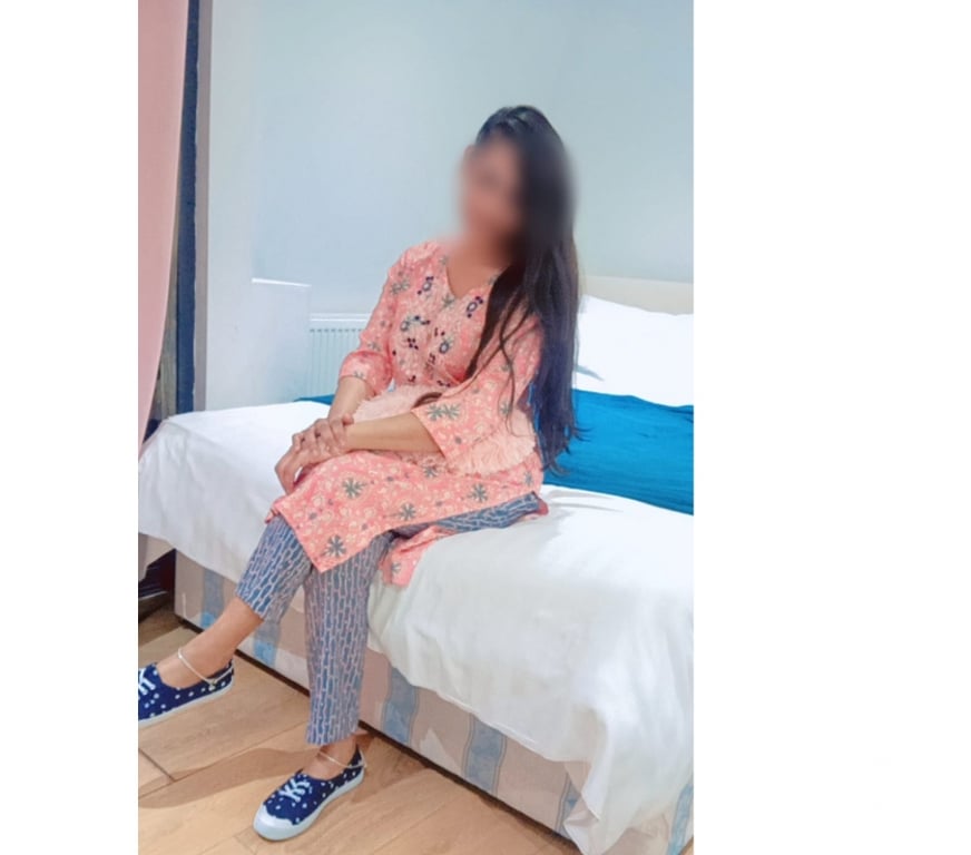 Escorts Bedfordshire Luton - Photos for Ashana New Tamil Indian Girl in Luton Town.