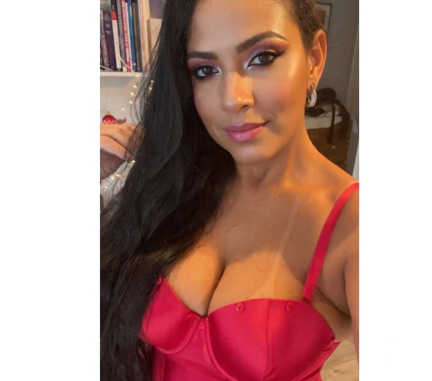 Escorts Hertfordshire Watford - Photos for BRUNAXX Big butt Big natural breasts Tanned body👙🍑🫦