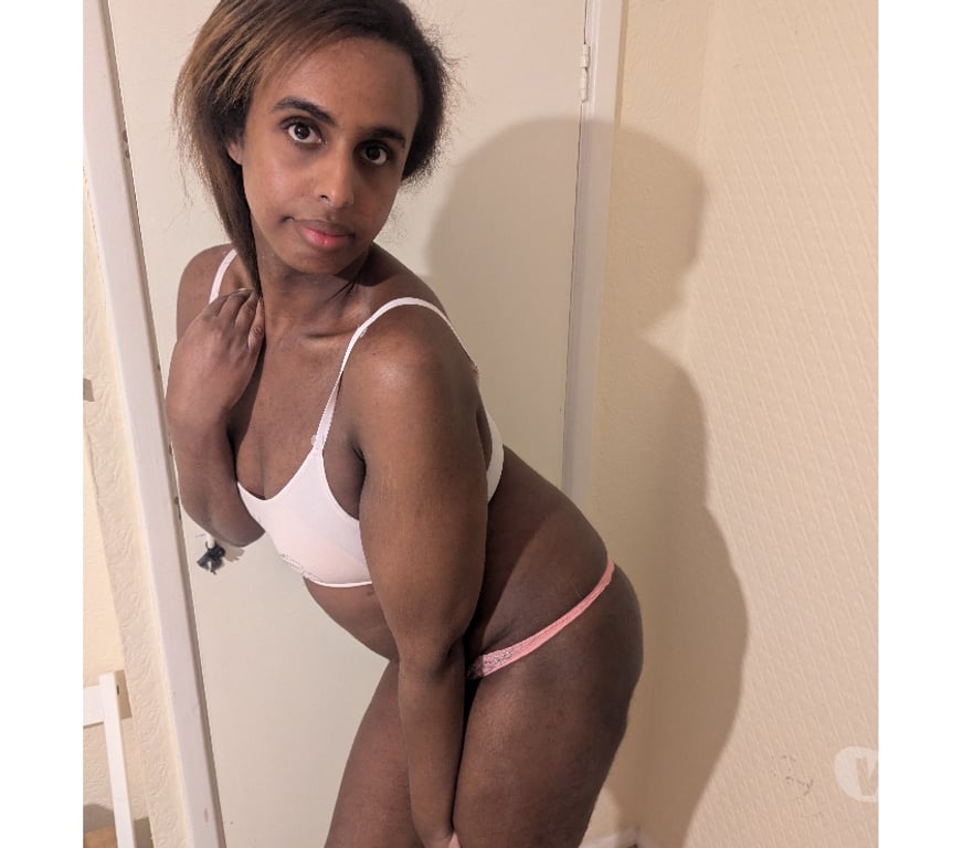 Trans Escorts West London Hillingdon - Photos for Curvy Fun Naomi Here For You