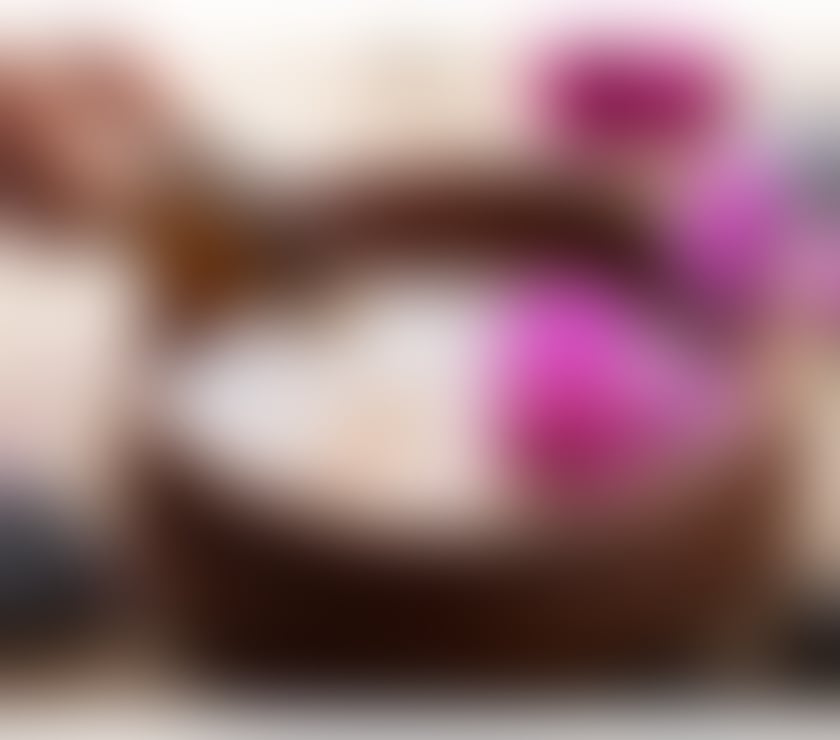 Massage🔝with hot oils🌺🌸🌼