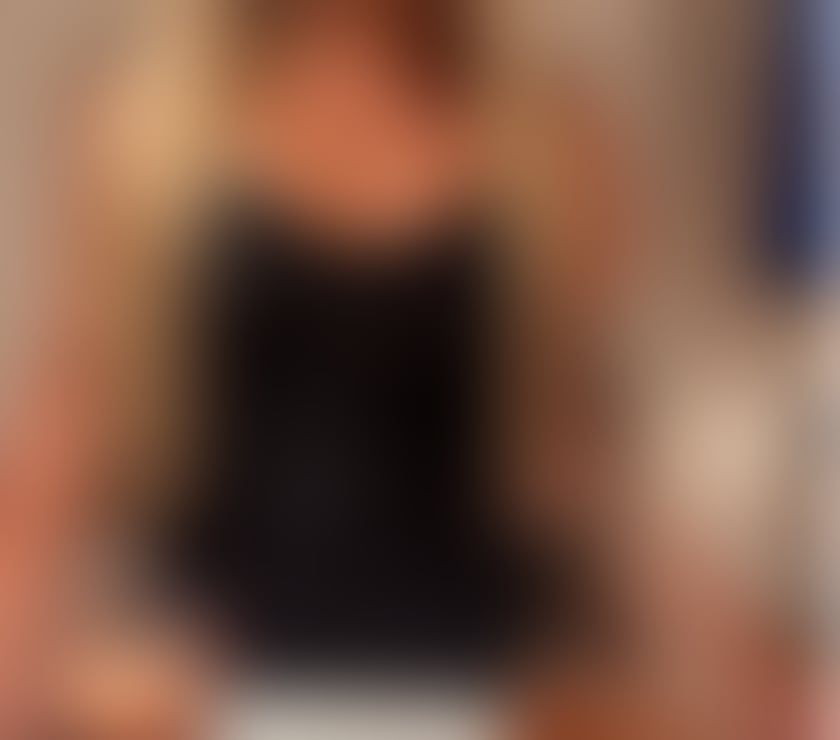 Escorts East London Blackwall - DLR Station - East London - Photos for Mature Party Gigi xxx