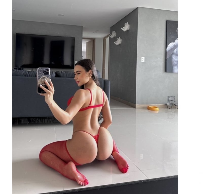 Escorts East London Canary Wharf - East London - Photos for HOT🍓MOMENTS WITH ME🍓PLAYFUL EMMA🍓