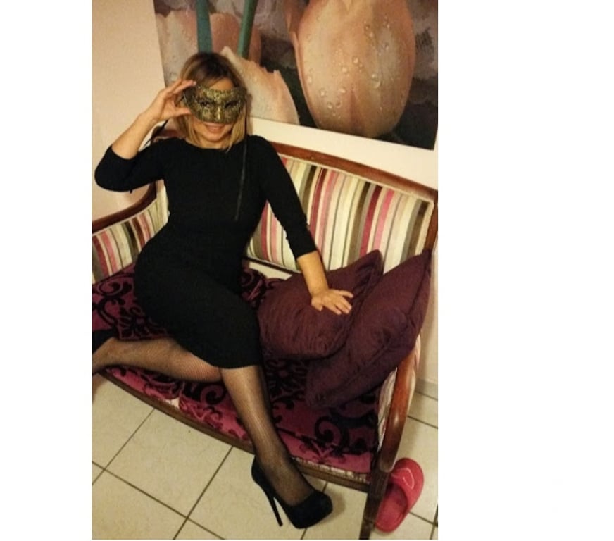 Escorts Kent Maidstone - Photos for Massage and Strap_on