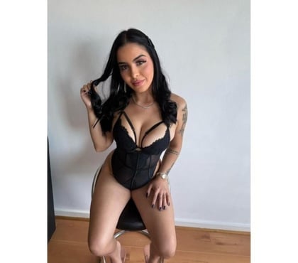 Escorts Gants Hill Station East London - Photos for Andrea 🎶 Hazel Eyes, Tanned Skin