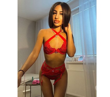 Escort Luton Town Centre Luton - Photos for PARTY KIM PETITE INCALL OUTCALL ALL SERVICE