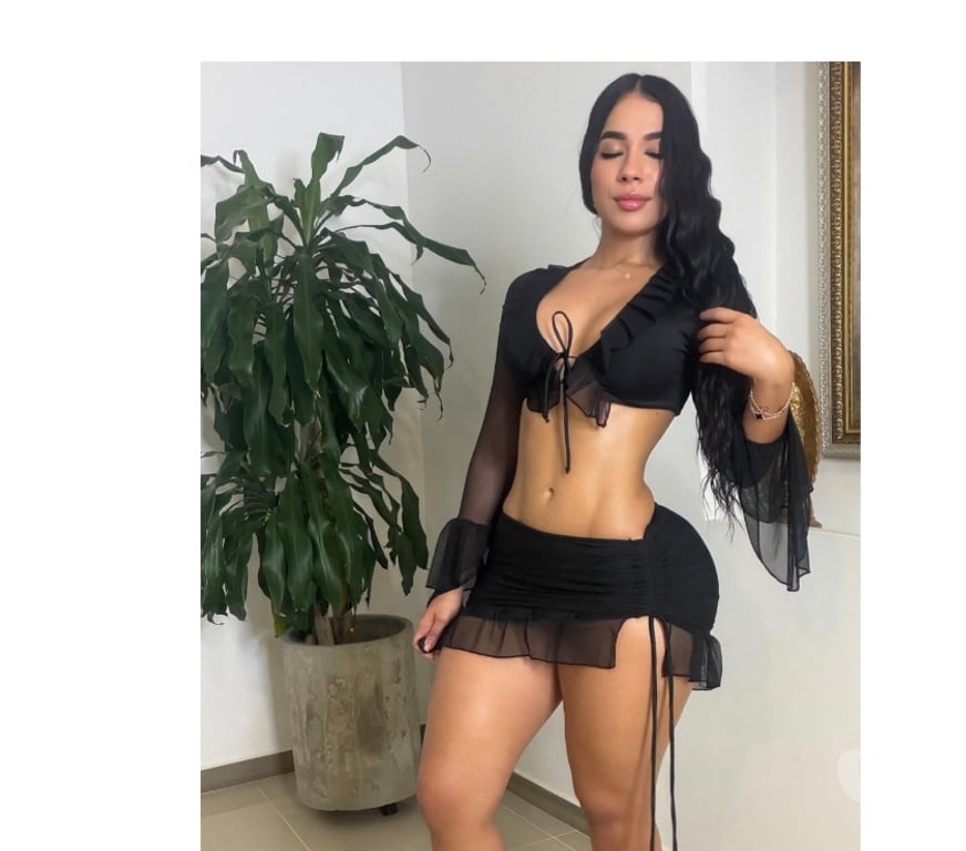 Escorts Essex Basildon - Photos for Beautiful and curvy girl💯🍑available now