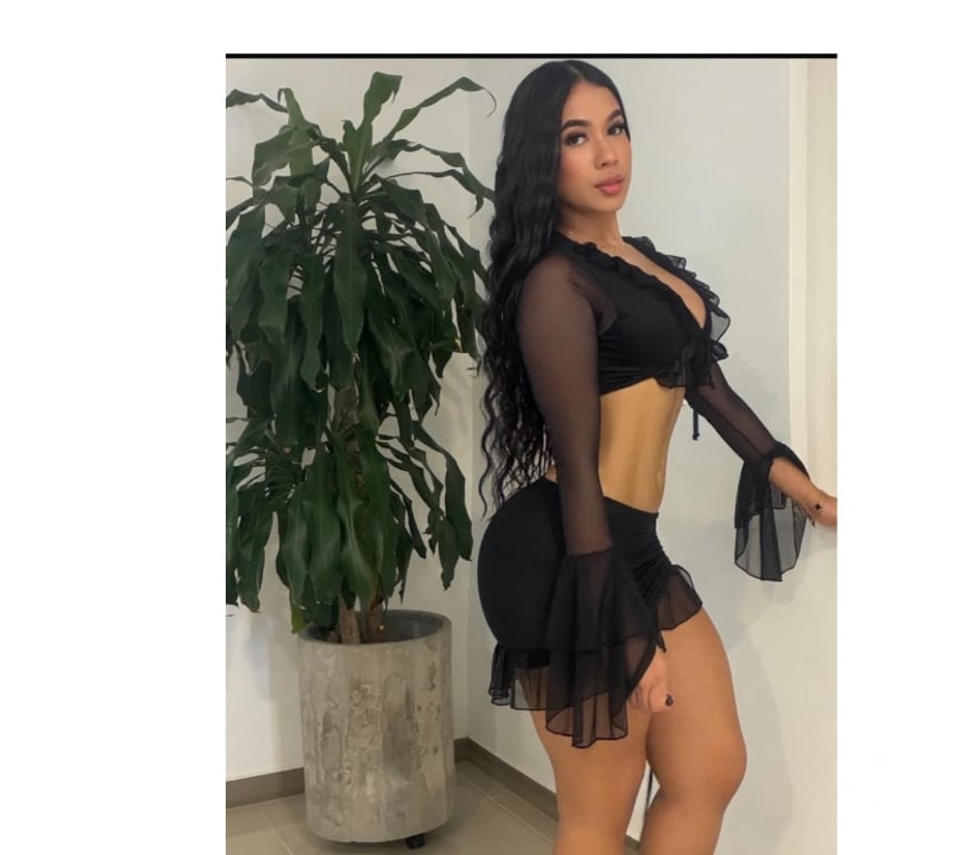 Escorts Essex Basildon - Photos for Beautiful and curvy girl💯🍑available now