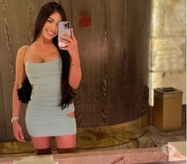 🔥 HOT BRUNETTE WAITING FOR YOU 😈💋