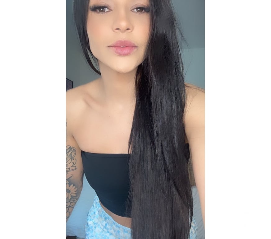 Escorts East London Isle of Dogs - East London - Photos for Bia💼 Sophisticated Escort – East London🇧🇷