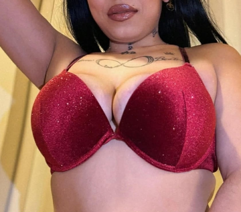 Escorts Mansfield Town Centre Mansfield - Photos for 2 BRUNETE GIRL IN YOUR TOWN FOR FRIST TIME