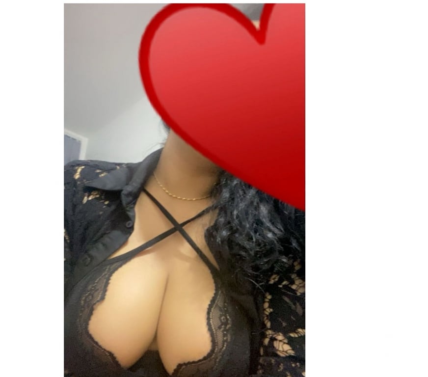 Escorts West Midlands Birmingham - Photos for Halima Real 🇵🇰 Party Girl