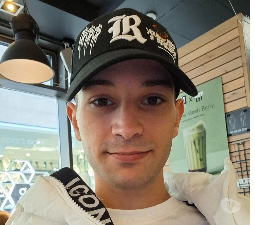  Gay massage Wiltshire Swindon - Photos for Swindon area available