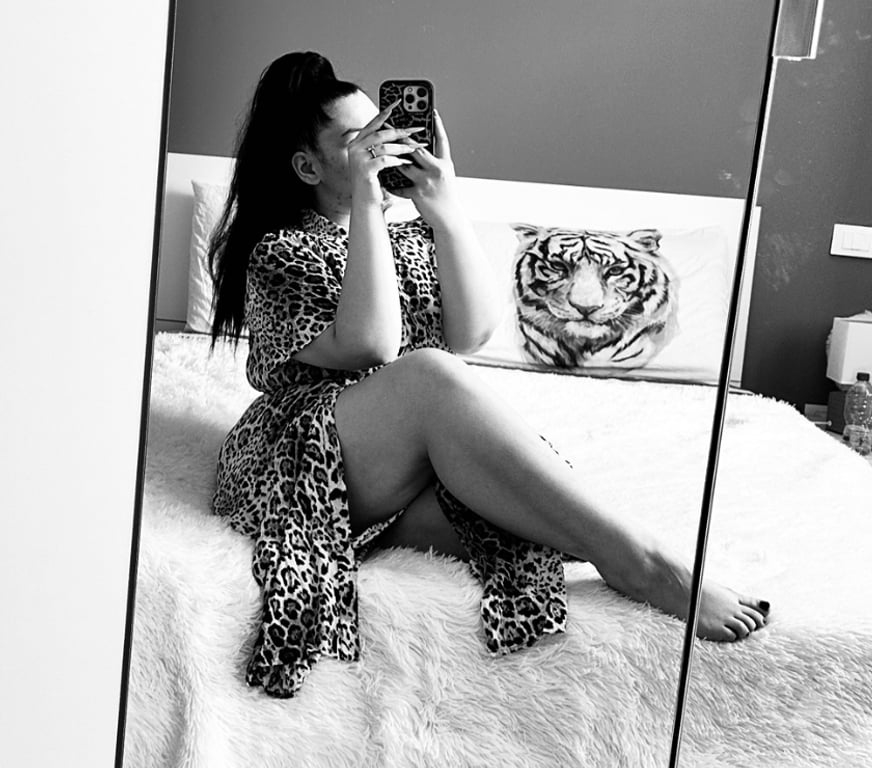 Adult Entertainment West Midlands Birmingham - Photos for 😈HORRNY SLUTT LIVE NOW😈 JUST ON WHATSHAPP