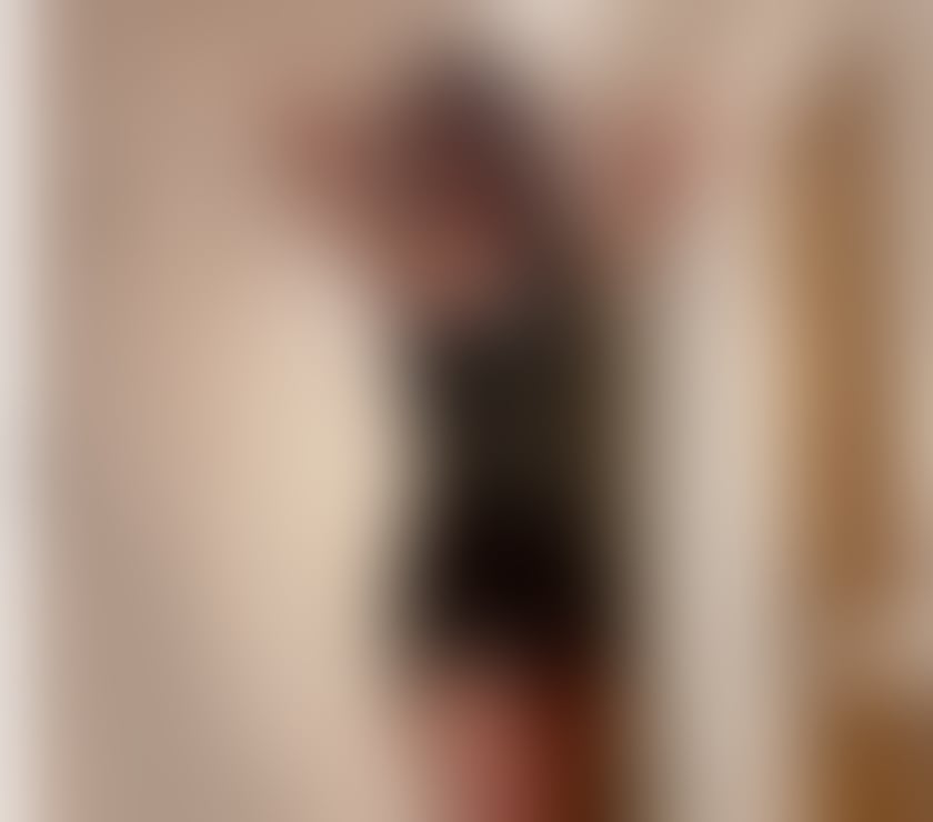 💕English Busty Slim Escort Party Girl Late Night💕