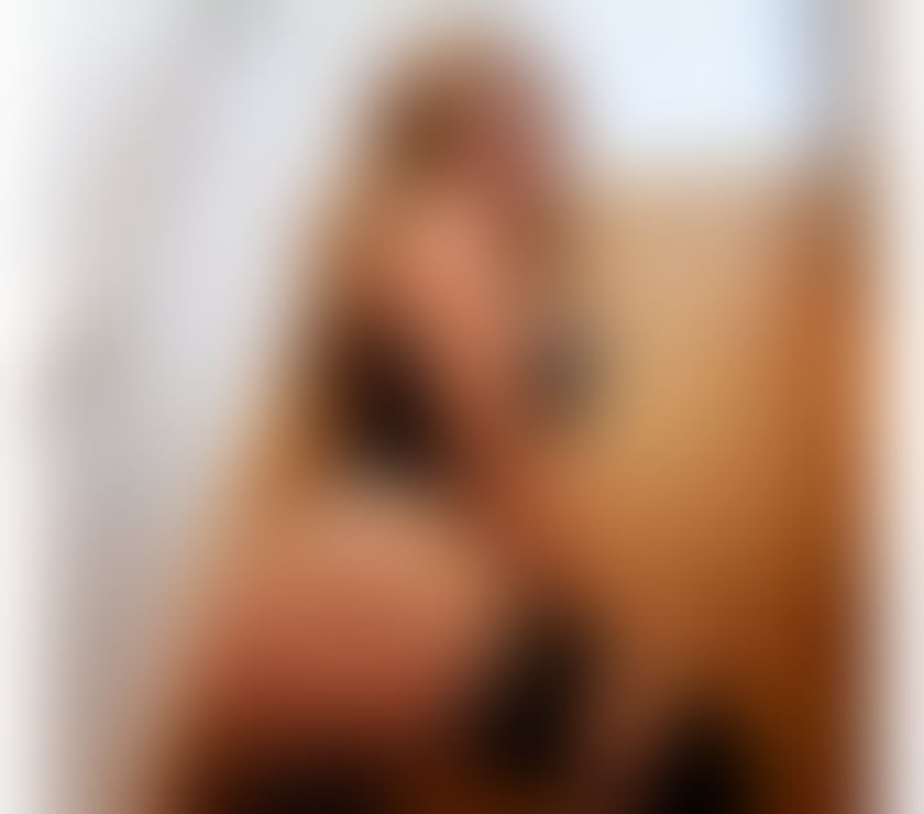 Escorts Gloucestershire Gloucester - Photos for Elegant, Confident Lady Discreet & Unforgettable