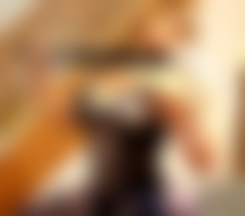 Elegant, Confident Lady Discreet & Unforgettable