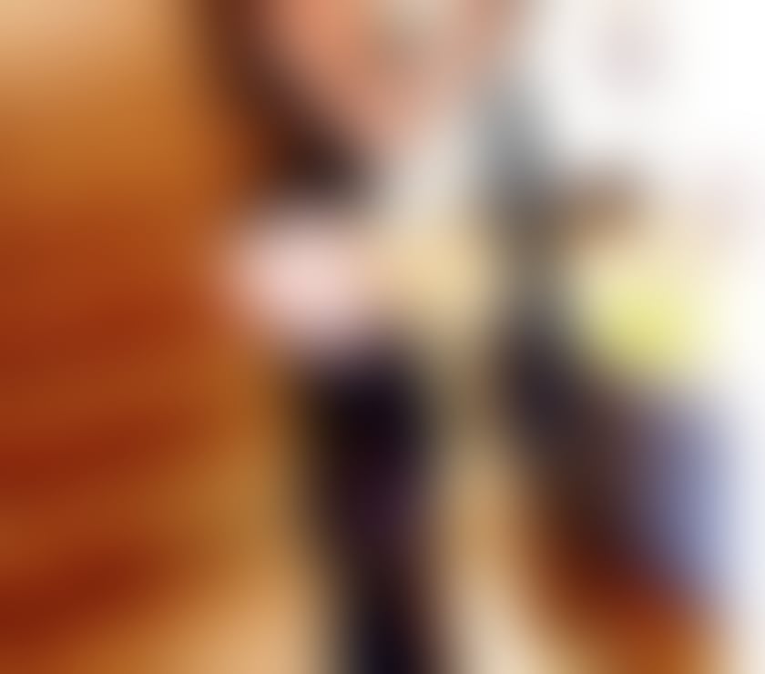 Escorts Gloucestershire Gloucester - Photos for Elegant, Confident Lady Discreet & Unforgettable