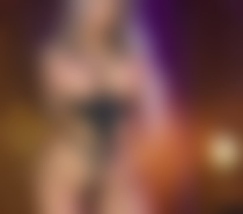 Blonde Bombshell 💋 Available Now No Rush 100%