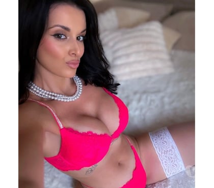  Escorts Bolton City Centre Bolton - Photos for Hello guys, best services,party girl 😁