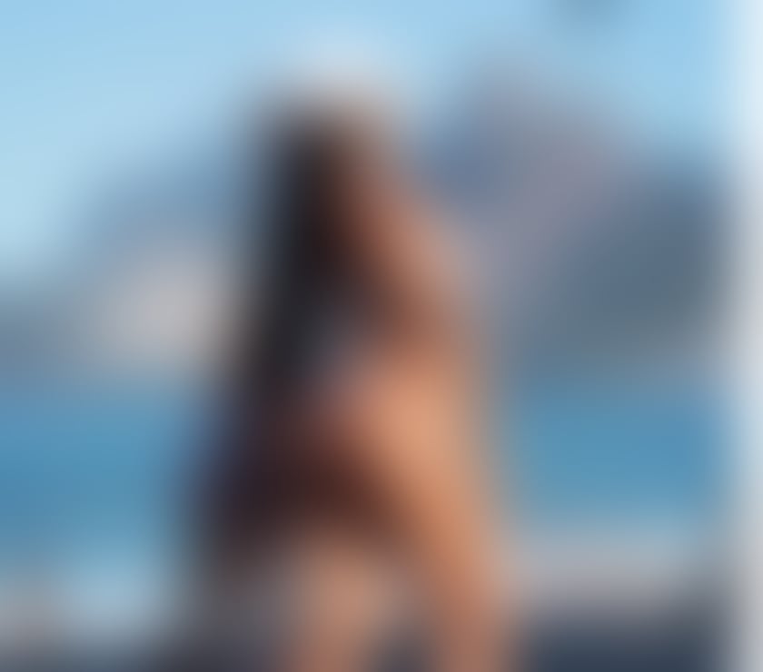 Brazilian Beauty in Canary Wharf –outcall Available Now