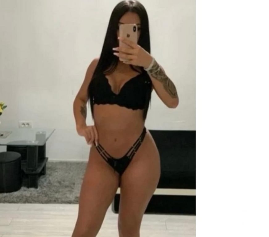 Escorts Nottinghamshire Nottingham - Photos for Naughty Elly 🍓Sensual🍓CURVY Hot🍓PARTY🔞 New