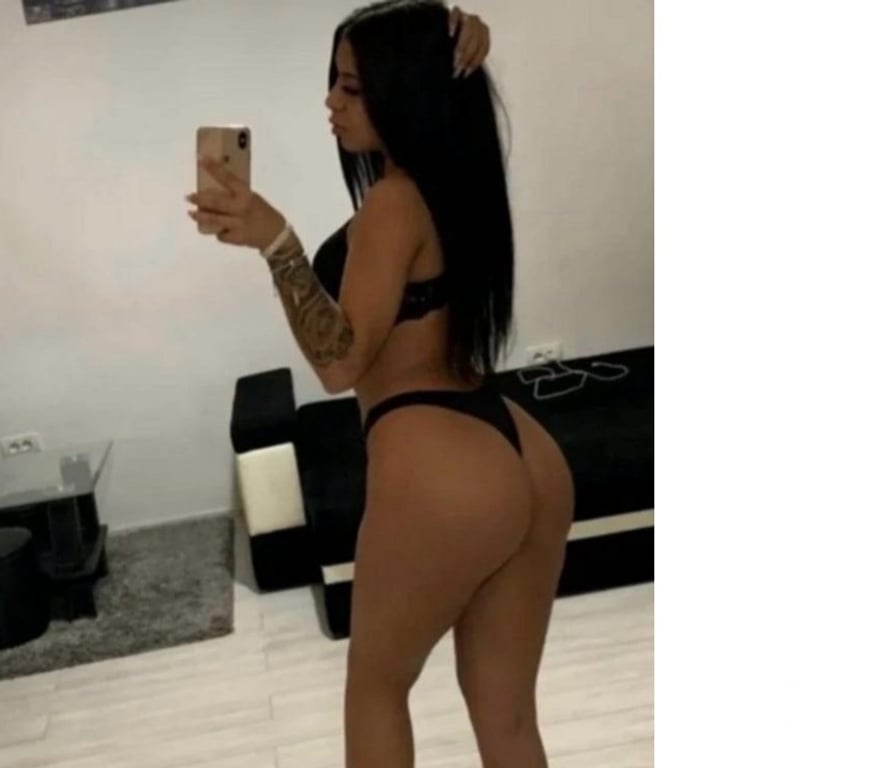 Escorts Nottinghamshire Nottingham - Photos for Naughty Elly 🍓Sensual🍓CURVY Hot🍓PARTY🔞 New