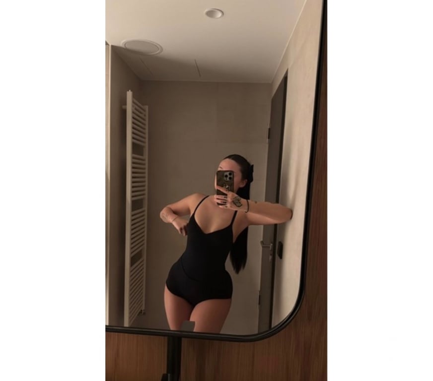 Escorts Worcestershire Redditch - Photos for Jennifer new girl in town party girl Italian outcall only