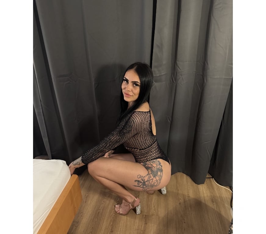 Escorts South East London Catford - South East London - Photos for 🔞Sophya💯REAL🔞 ! GFE.OWO.🫦 🖤🥂
