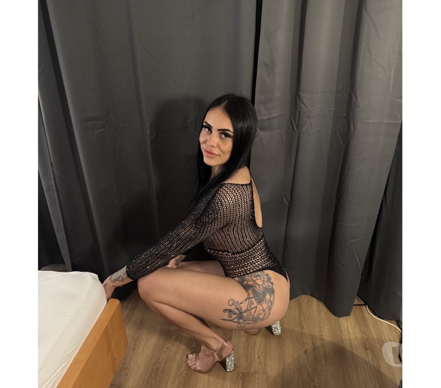 Escorts South East London Eltham - South East London - Photos for 🔞Sophya💯REAL🔞 ! GFE.OWO.🫦 🖤🥂
