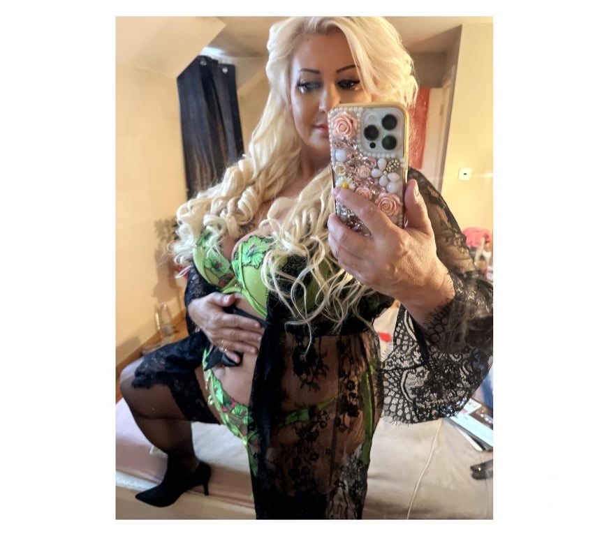 Escorts East London Goodmayes - East London - Photos for Amanda Horny Milf big natural boob's gfe massage relax