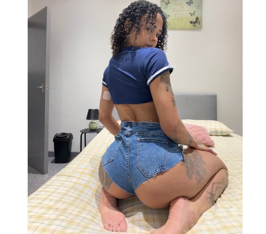 Escorts Essex Southend-on-Sea - Photos for Mell: A Real Brazilian Story 💛💚