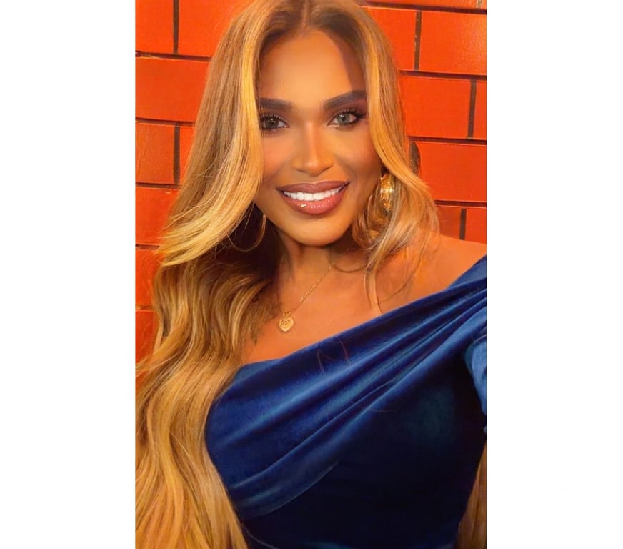 Trans Escorts Essex Brentwood - Photos for BRUNETTE BEAUTIFUL XXL HOT🍆 PARTY🎊🎉