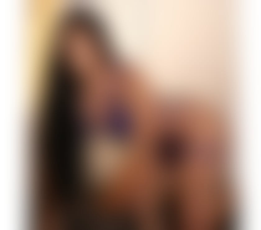 Elegant Brunette with Natural Charm❤️