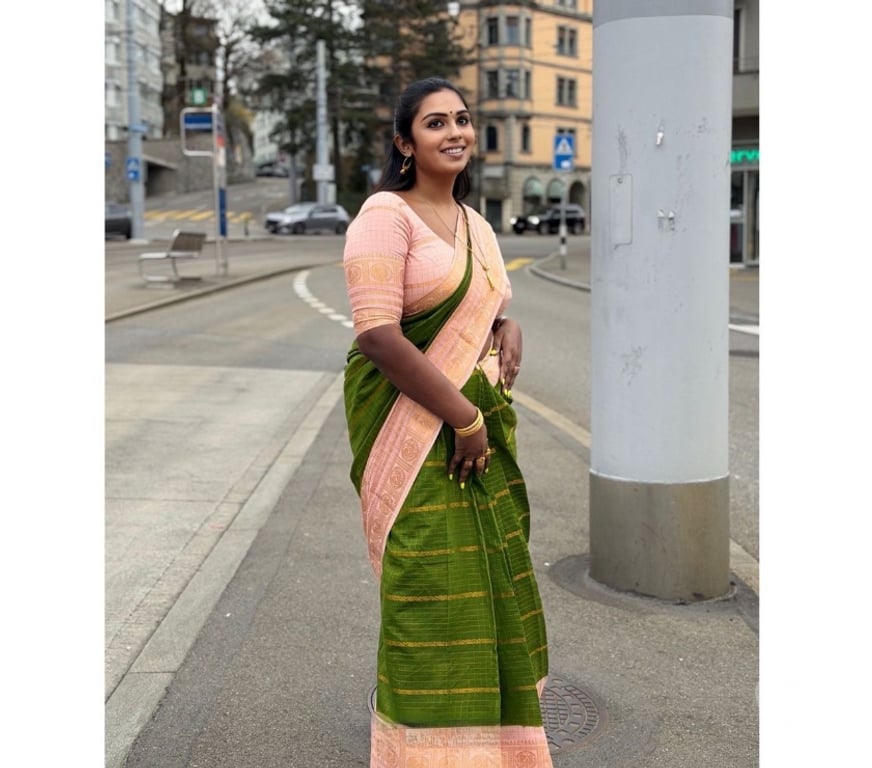 Escorts East London Barking Station - East London - Photos for NEERANJANA SOUTH INDIAN TAMIL NADU GIRL 🇮🇳