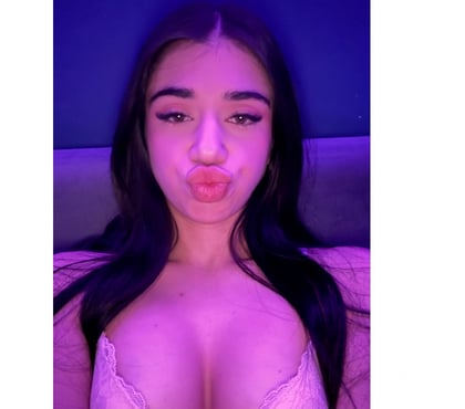  Escorts & Erotic Massage Mayfair Central London - Photos for 19 YEAR OLD LOOKING FOR HELP