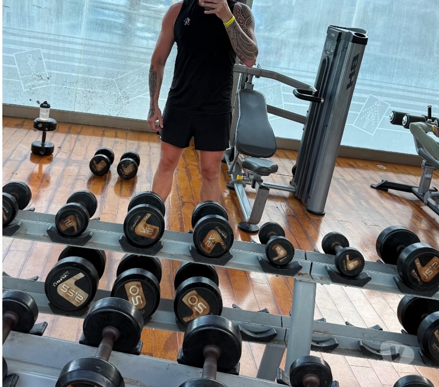 Escorts Gloucestershire South Gloucestershire - Photos for 6ft 1, muscular build… available for women and couples