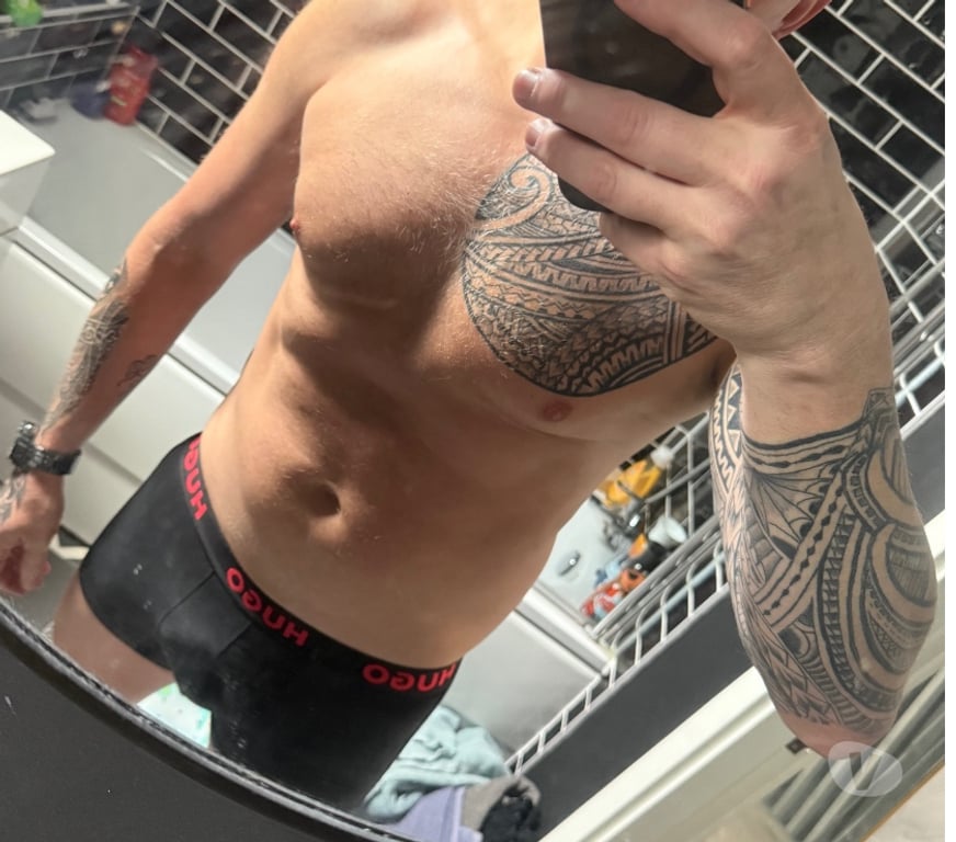 Escorts Gloucestershire South Gloucestershire - Photos for 6ft 1, muscular build… available for women and couples