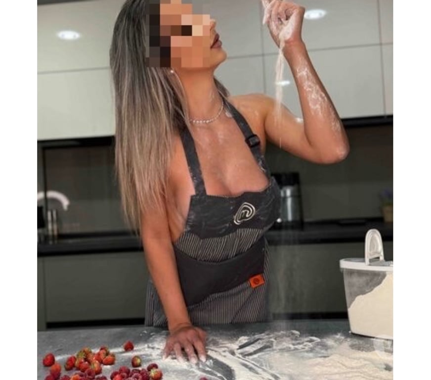 Escorts Surrey Guildford - Photos for ANA 🥳🔝🔞SEXY CURVY 🍭TEᗰᑭTIᑎG 🥳 try me