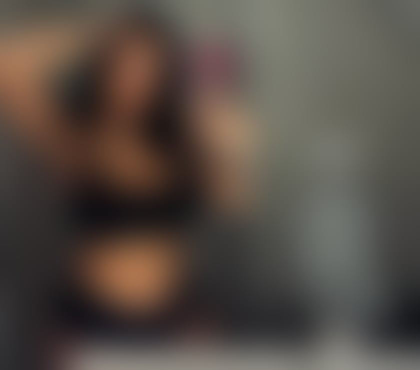 New Italian girl in town outcall!