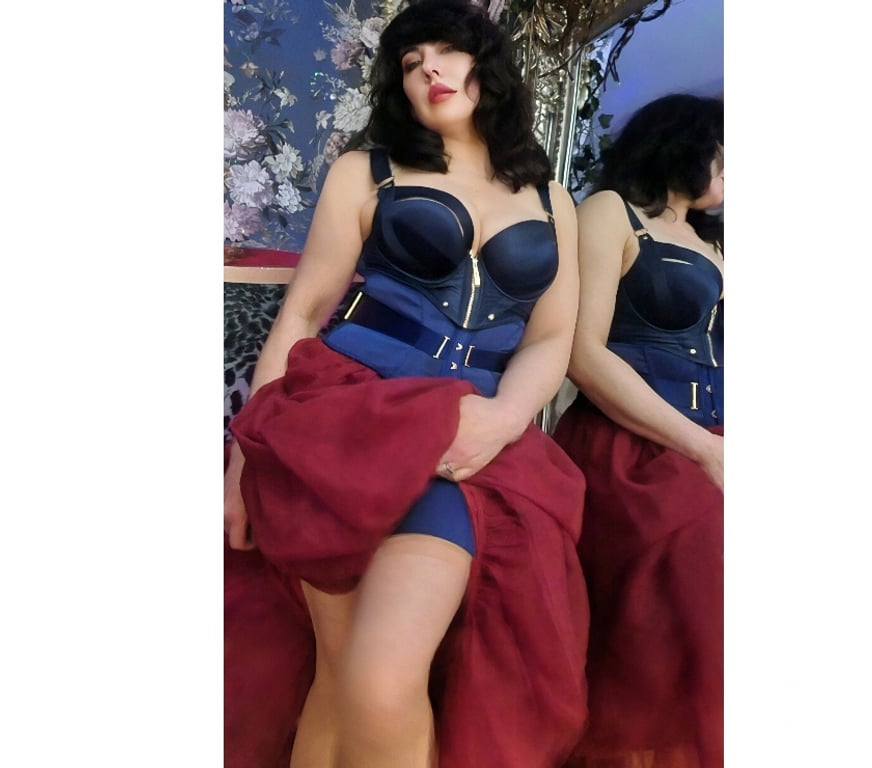 Escorts West London Hillingdon - Photos for Sensually provoking, elegantly unforgettable Lady Elza