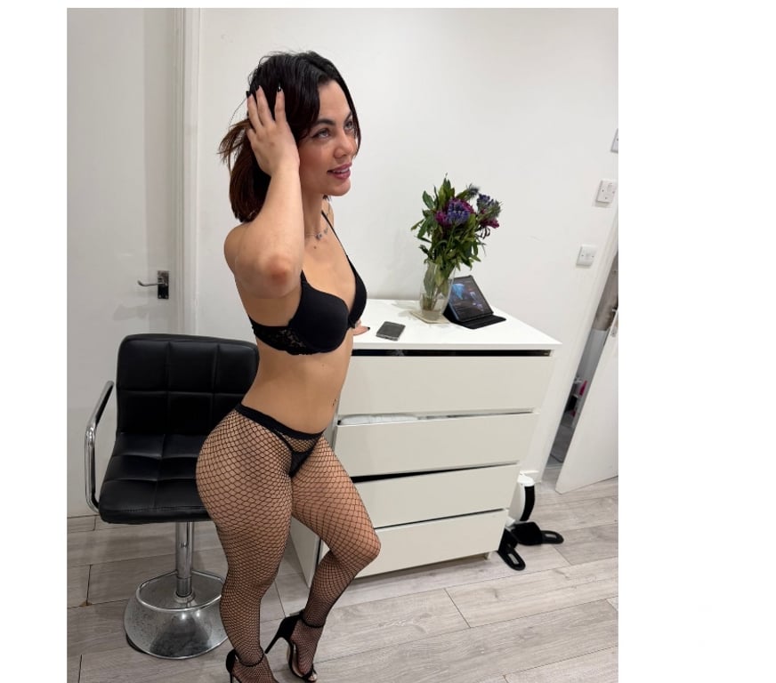 Escorts South East London Bromley - Photos for ZOE YOUNG BRAZILIAN 🇧🇷AND NAUGHTY 👿